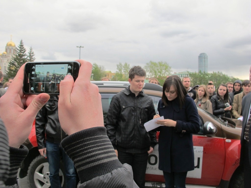 В Екатеринбурге известную актрису Сашу Грей встречали сотни фанатов - Фото 4