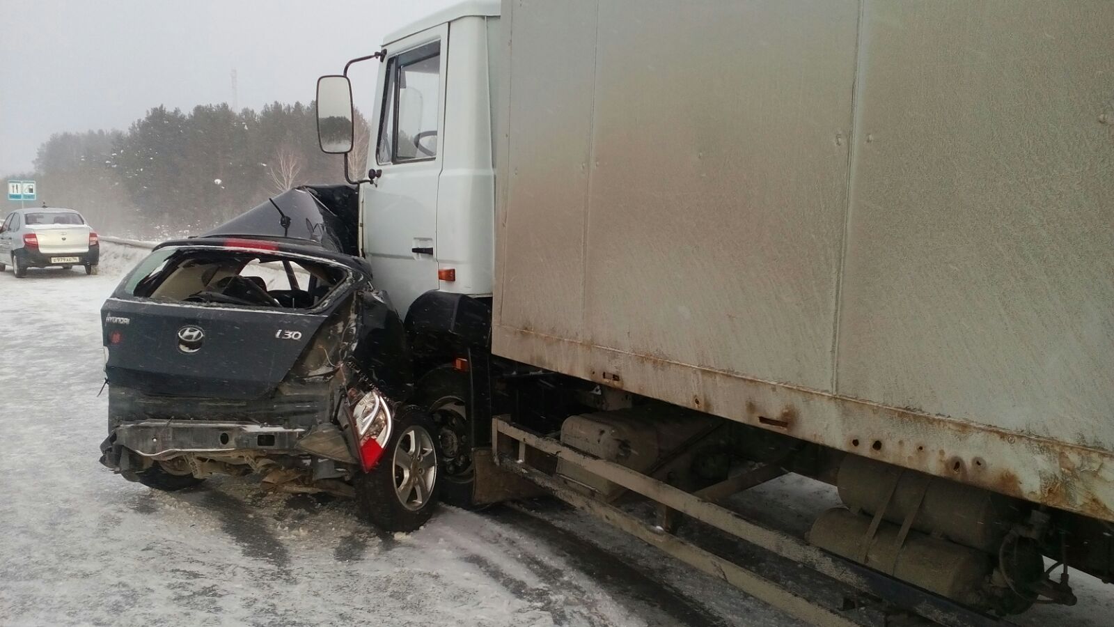 На Серовском тракте, столкнувшись с МАЗом, погибла женщина-водитель - Фото 3