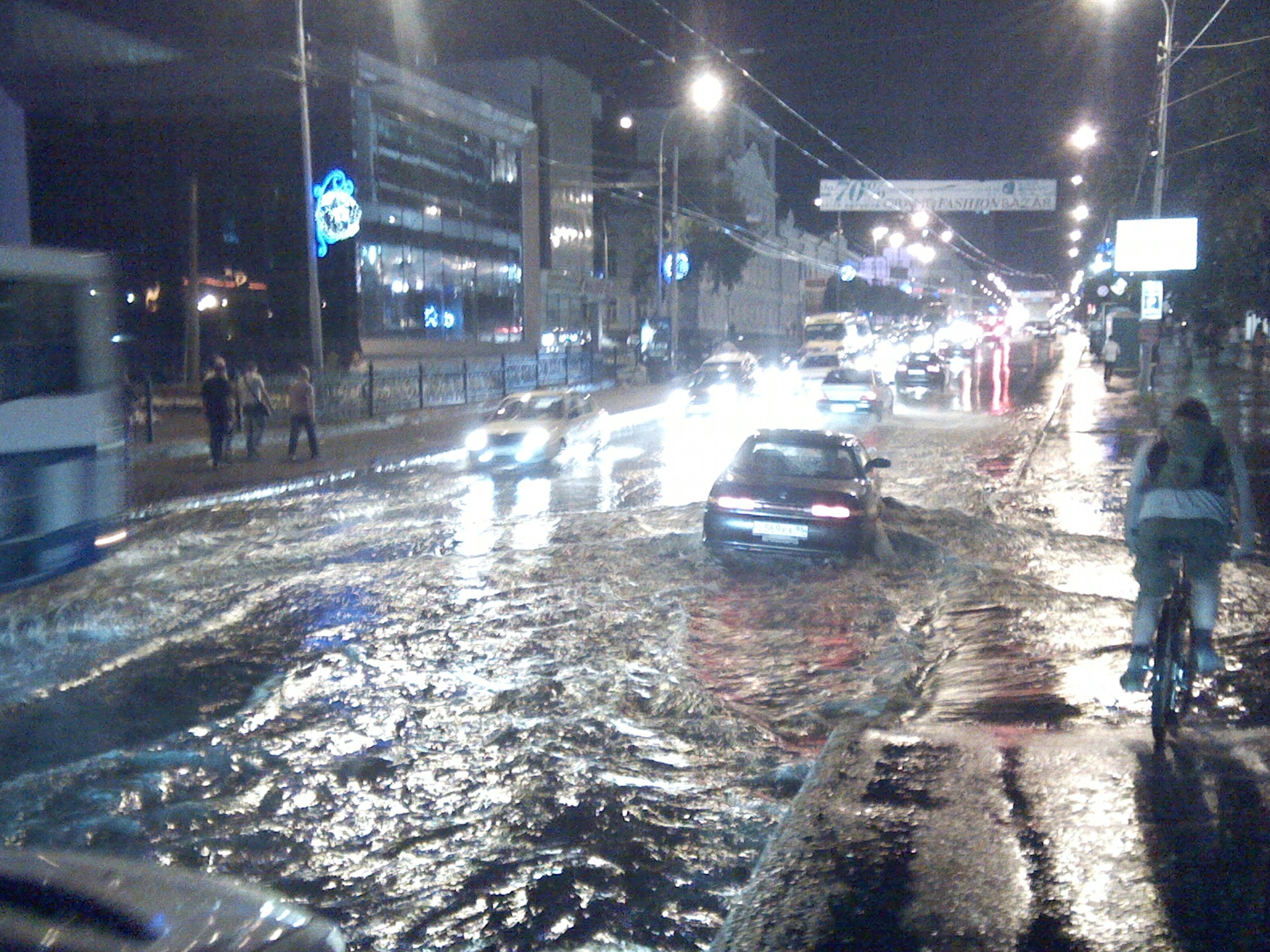 Екатеринбург затопило после Дня города - Фото 3