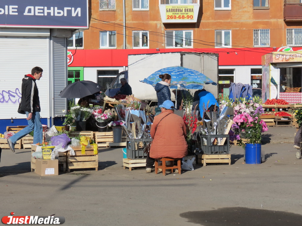 «Крыша была всегда!». JustMedia.ru выяснил, по каким правилам живет нелегальная уличная торговля в Екатеринбурге. СПЕЦПРОЕКТ - Фото 3