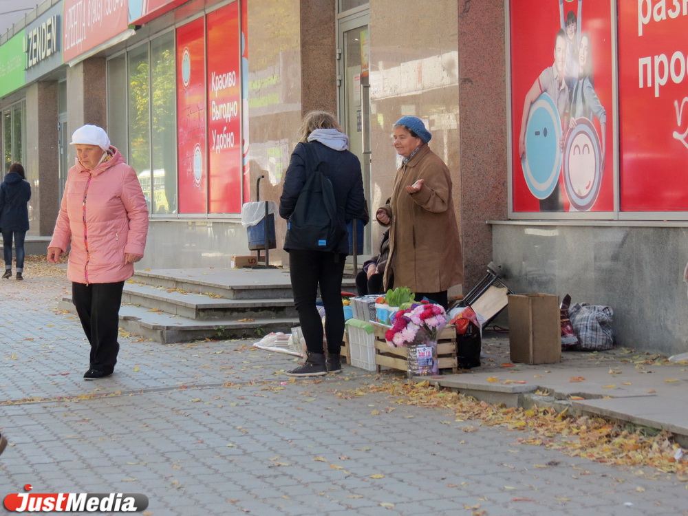 «Крыша была всегда!». JustMedia.ru выяснил, по каким правилам живет нелегальная уличная торговля в Екатеринбурге. СПЕЦПРОЕКТ - Фото 29