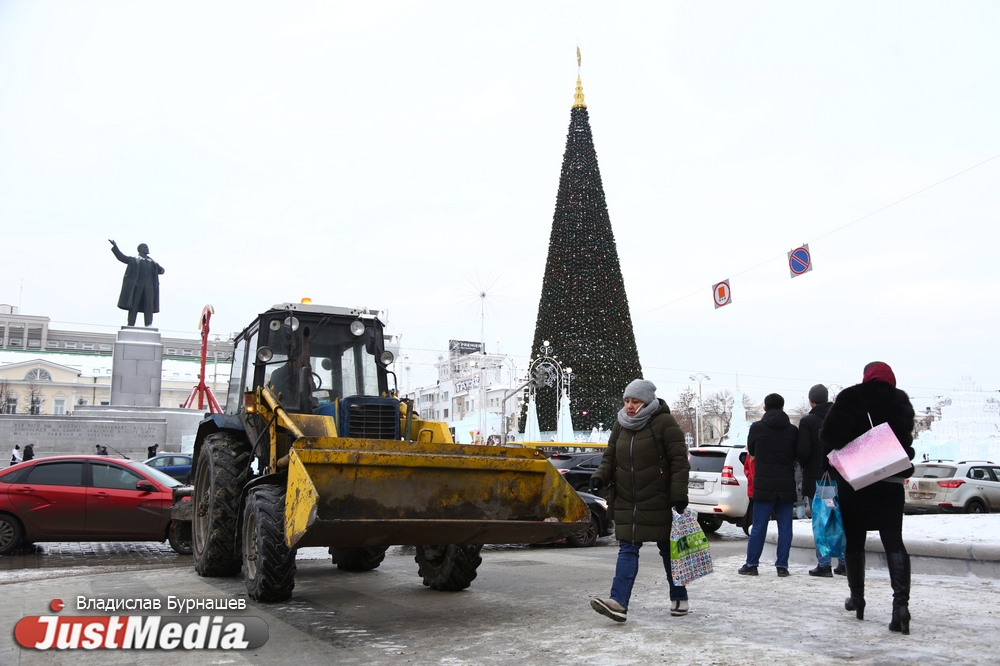 В преддверии Нового года Екатеринбург утонул в грязи. ФОТО - Фото 6