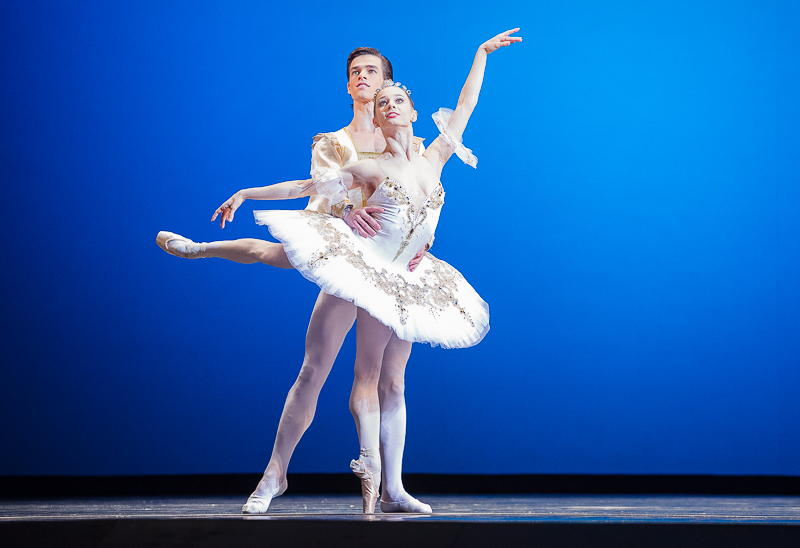 Звезда мирового балета «сидит» в соцсетях во время растяжек, танцует 70 «Спящих красавиц» подряд и удивляется девушкам на шпильках - Фото 3