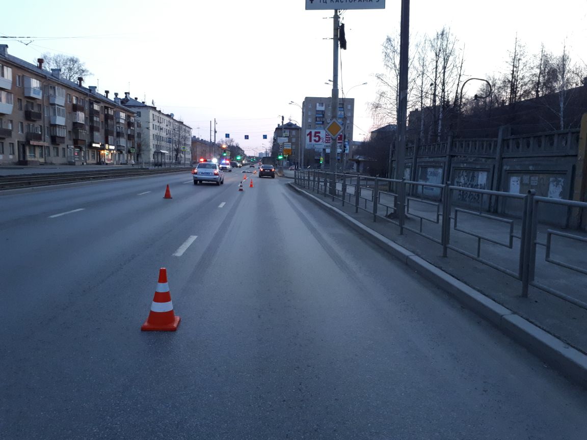 В Екатеринбурге водитель Mercedes насмерть сбил пешехода и скрылся с места ДТП. ФОТО - Фото 4