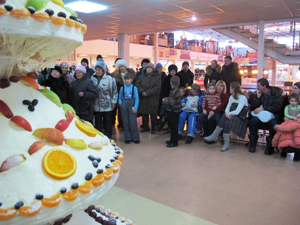 Елка из творога весом более 200 килограммов появилась в Екатеринбурге - Фото 4