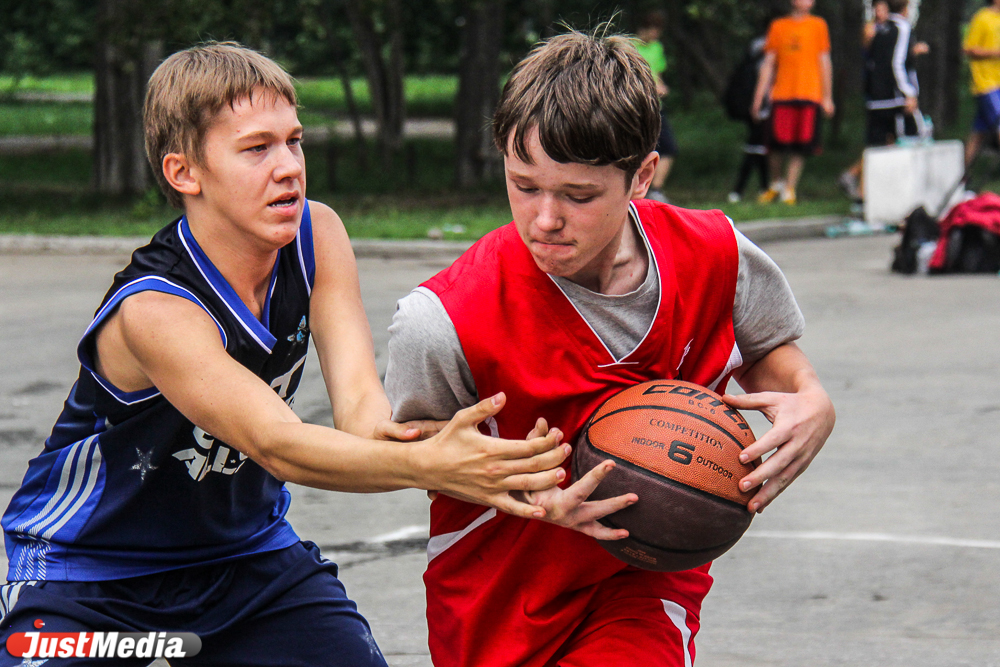 «Оранжевый мяч» в Екатеринбурге собрал более 500 участников - Фото 2