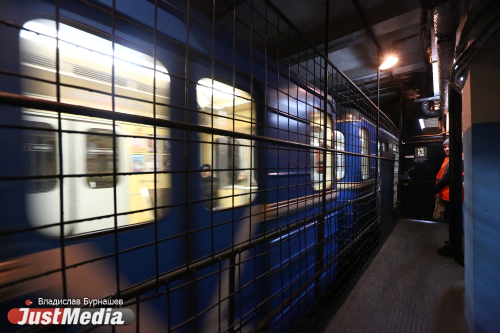 Не выходим на конечной станции и бродим по тоннелям. День и ночь в метро с JustMedia.ru - Фото 27