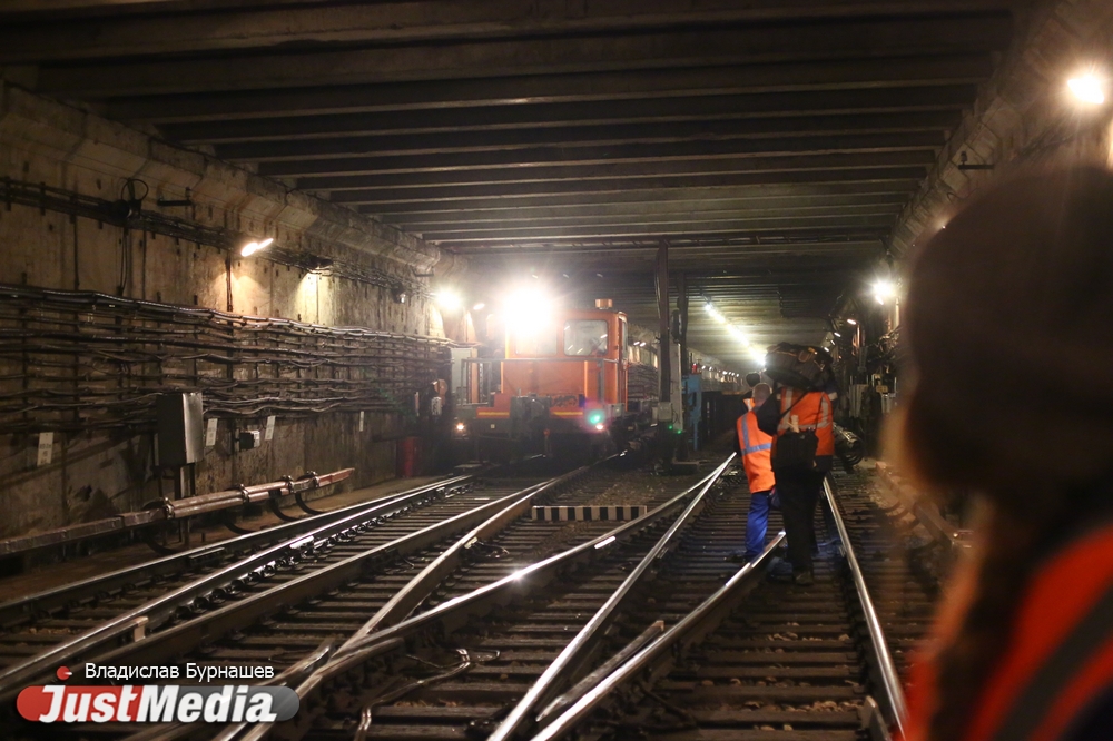 Не выходим на конечной станции и бродим по тоннелям. День и ночь в метро с JustMedia.ru - Фото 35
