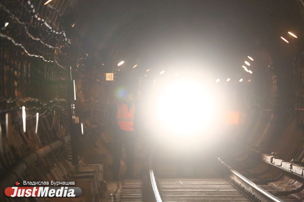 Не выходим на конечной станции и бродим по тоннелям. День и ночь в метро с JustMedia.ru - Фото 41