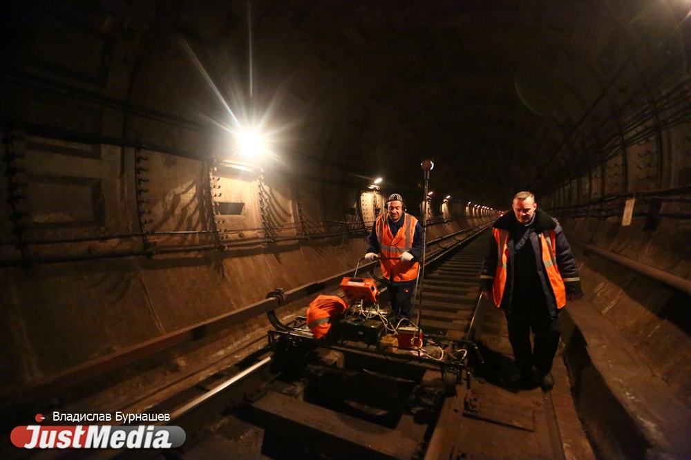 Не выходим на конечной станции и бродим по тоннелям. День и ночь в метро с JustMedia.ru - Фото 44