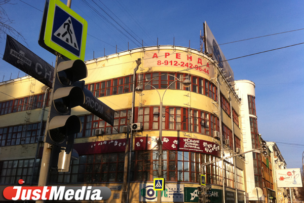 На перекрестке Ленина—Красноармейская устанавливают светофорный комплекс - Фото 3
