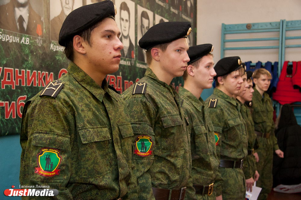 Как настоящие спецназовцы. В Екатеринбурге подростки боролись за право ношения черного берета - Фото 3
