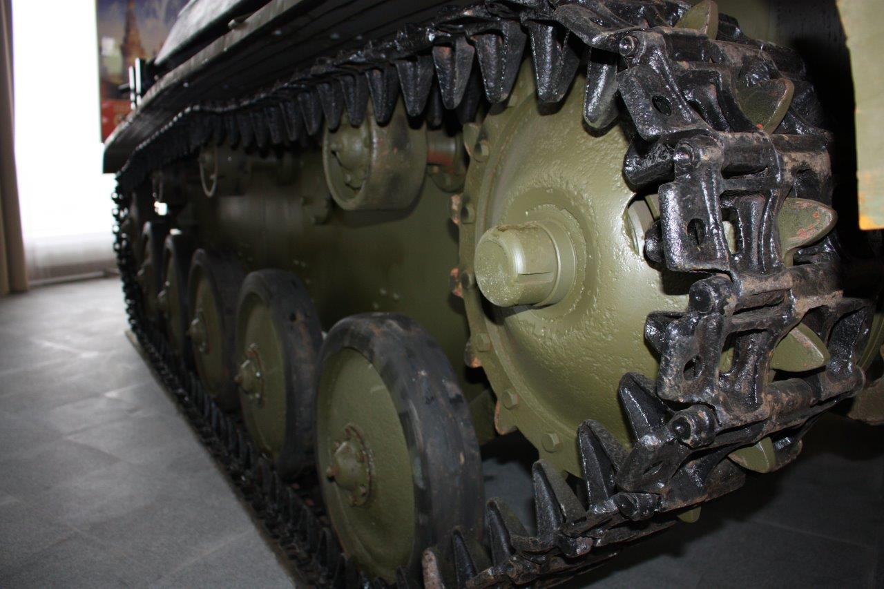 В музее военной техники УГМК появилась двустволка на гусеницах - Фото 3