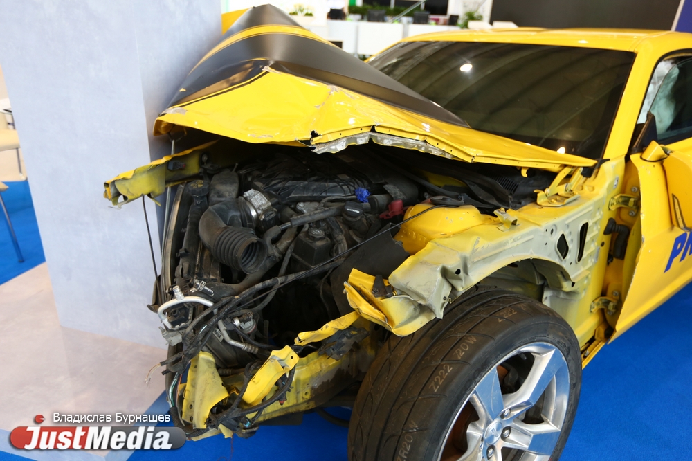 Разбитый вдребезги Camaro, дизельный Pajero и электромобиль для доставки пиццы. ИННОПРОМ глазами автолюбителя. ФОТО - Фото 15