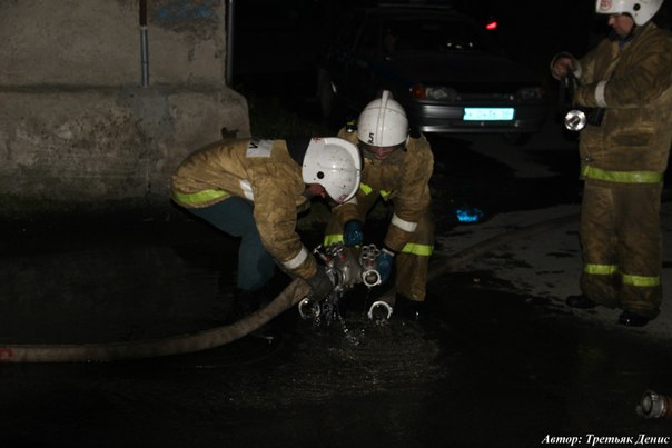 В Екатеринбурге сгорело несколько гаражей - Фото 4