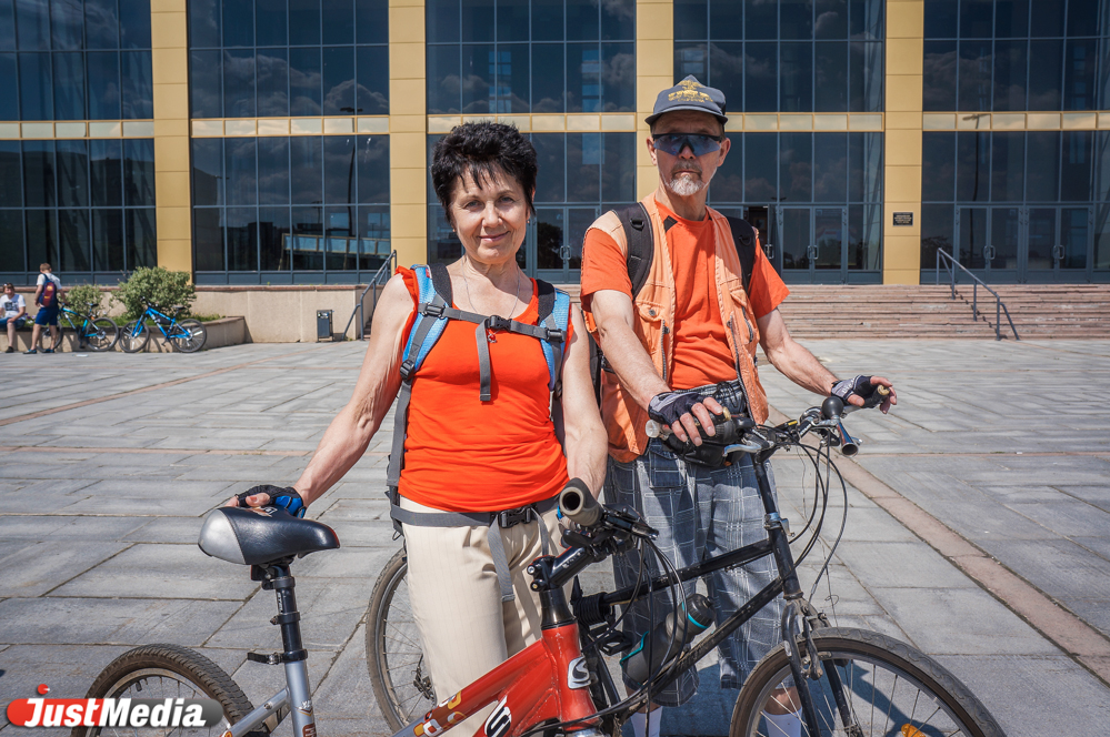 «Уступите дорогу!» — в Екатеринбурге прошел самый массовый велопробег - Фото 6