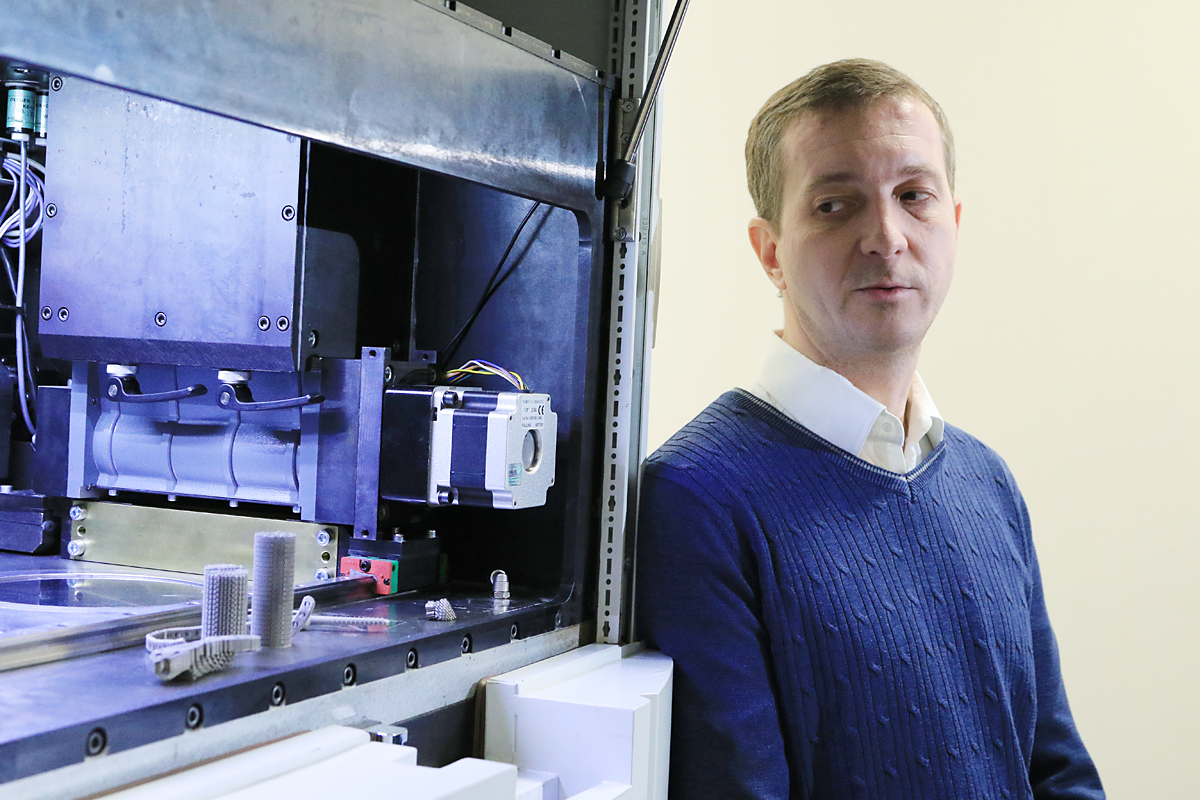 Уральские ученые и медики развивают имплантацию при помощи 3D-технологий, которые будут применяться при переломах конечностей - Фото 7