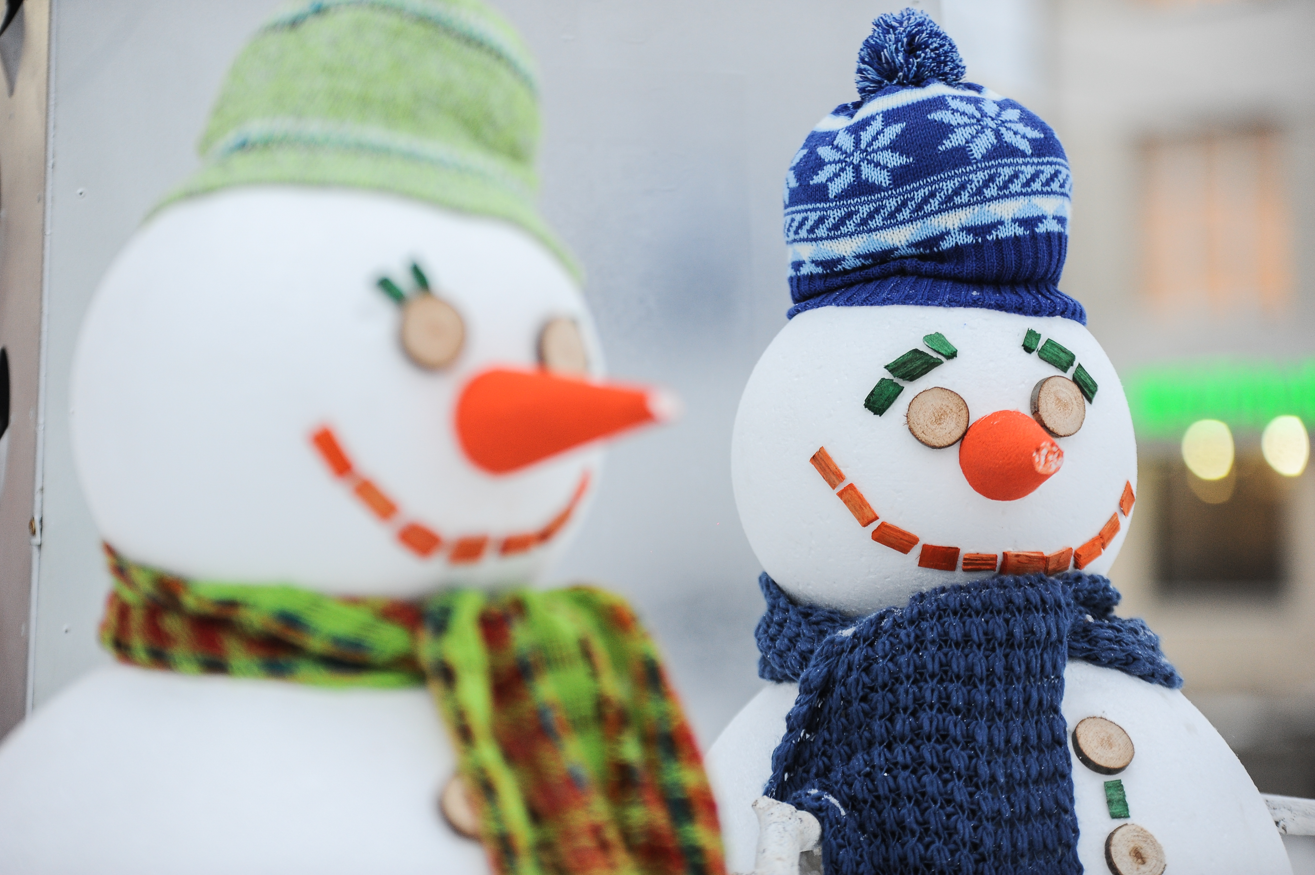 Трехметровые снеговики вышли на зимний митинг в центре Екатеринбурга - Фото 5