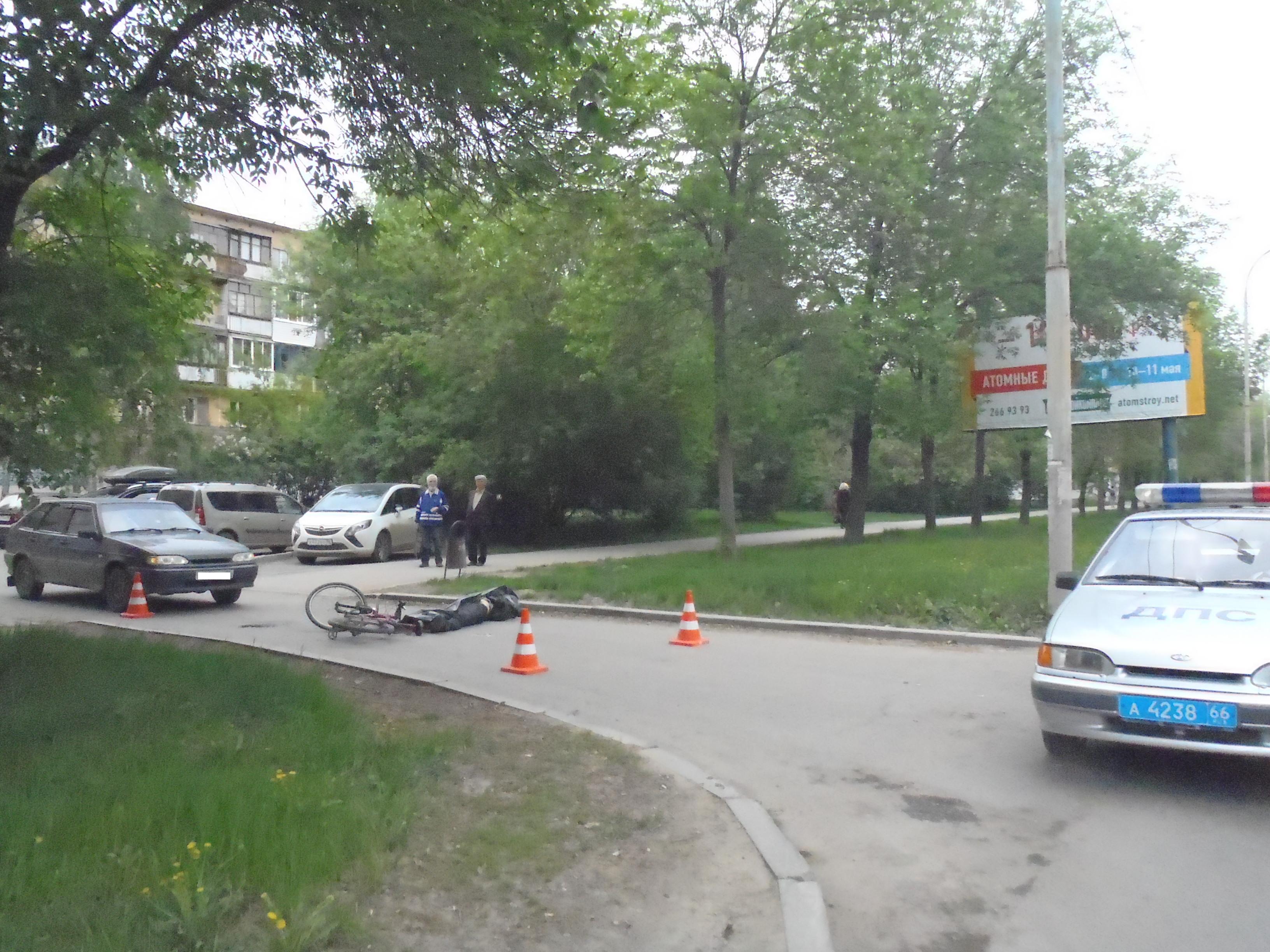 Автомобиль сбил велосипедиста во дворе дома на улице Шаумяна. Мужчина скончался на месте - Фото 2