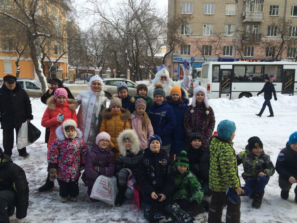 «Взрослые радовались даже больше, чем дети». Екатеринбургские «доброделы» получили эксклюзивный подарок от JustMedia - Фото 5