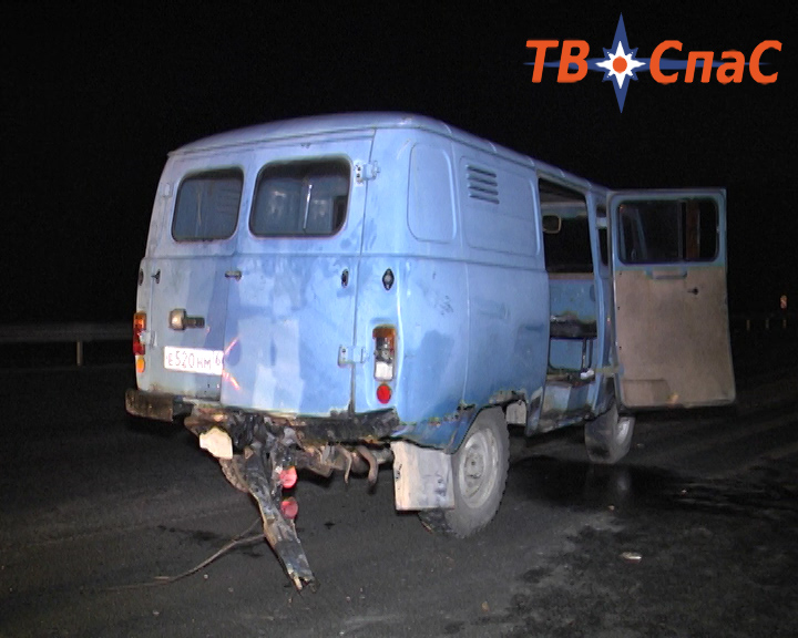 На Новомосковском тракте пьяный лихач на «девятке» врезался в стоящий УАЗ. Пострадали два человека - Фото 3