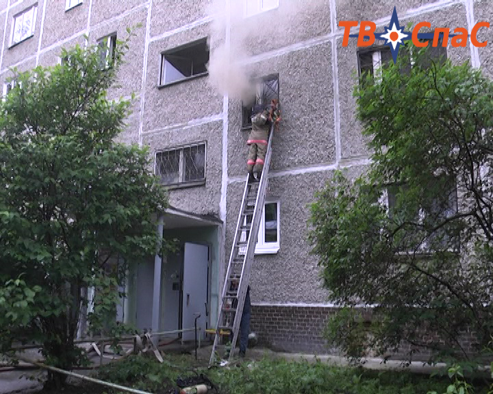 В Екатеринбурге при пожаре погибла женщина. Днем раньше от инсульта умер ее муж. ФОТО - Фото 4