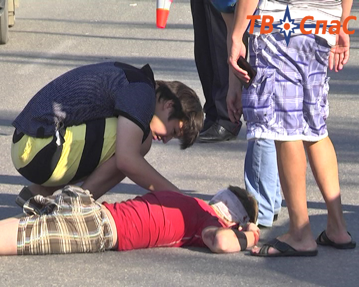 Пятнадцатилетний подросток впал в кому после того, как был сбит джипом - Фото 2
