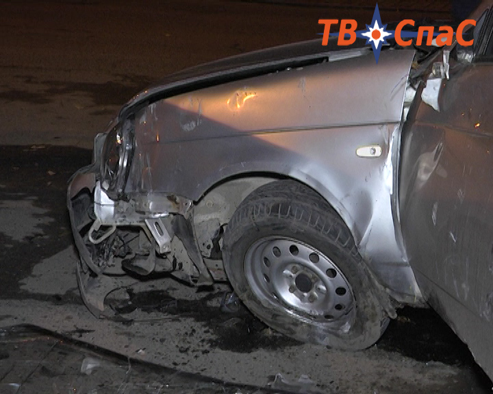 Пьяный водитель врезался в столб на Грибоедова. ФОТО - Фото 5