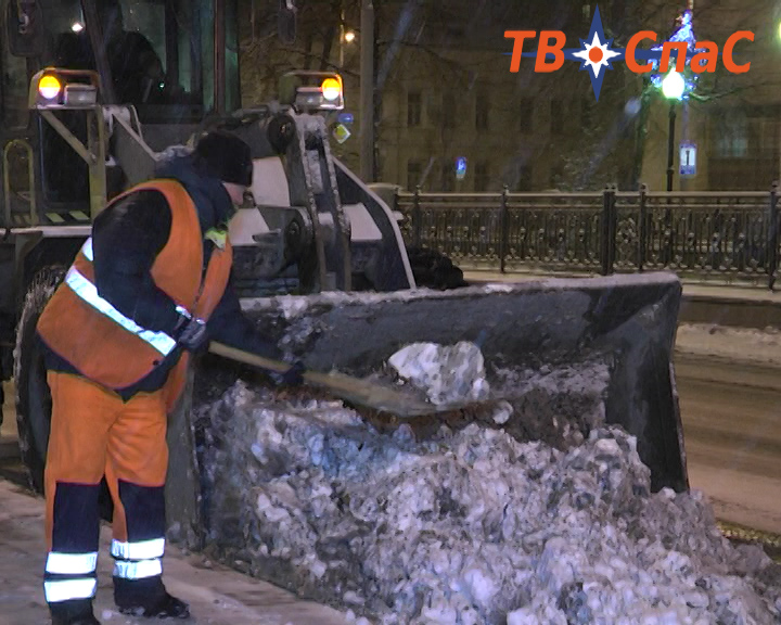 Из Екатеринбурга вывезли 246 тонн снега - Фото 3
