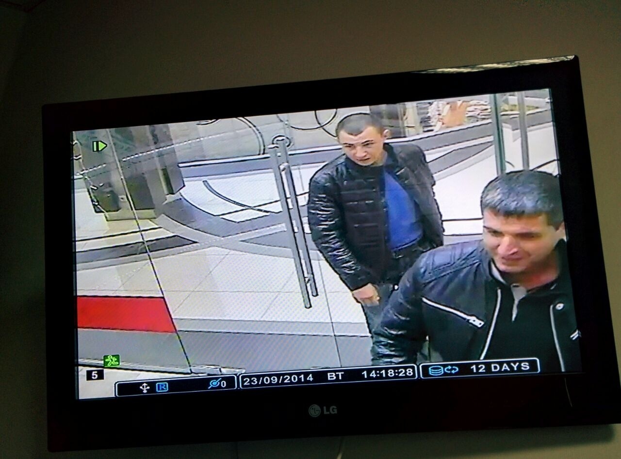 В Екатеринбурге воры украли в бутике телефон Vertu за четверть миллиона, подменив его на муляж - Фото 2