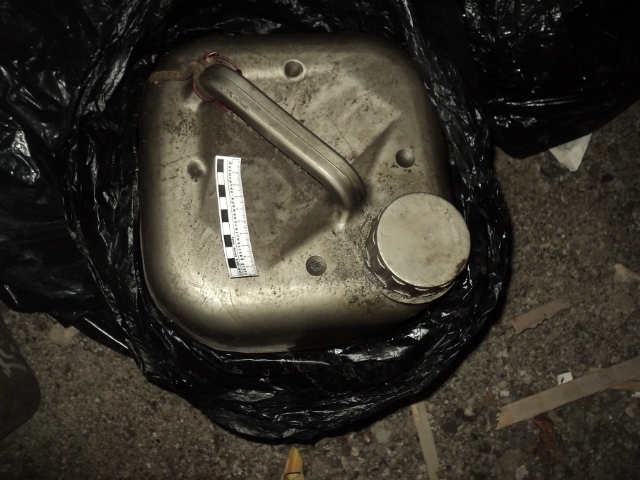 В Нижнем Тагиле на чердаке жилого дома полицейские обнаружили склад ГСМ - Фото 3