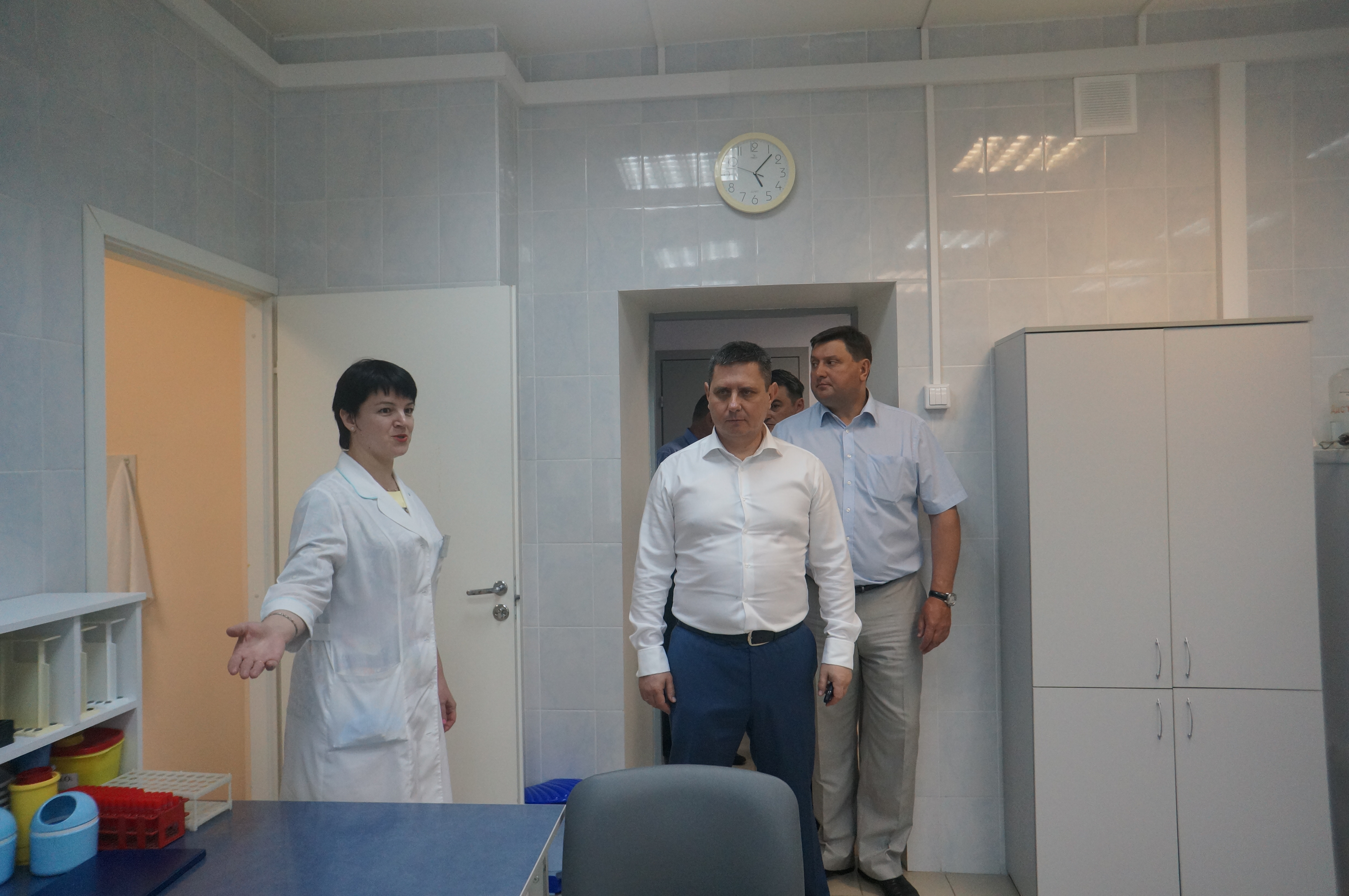 Высокопоставленному чиновнику МВД России показали обновленный ведомственный госпиталь в Екатеринбурге - Фото 7