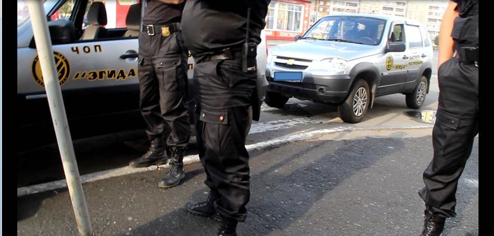 Журналисты JustMedia.Ru отправились с фотоаппаратом в рейд по торговым точкам и были взяты в кольцо толпой охранников - Фото 6