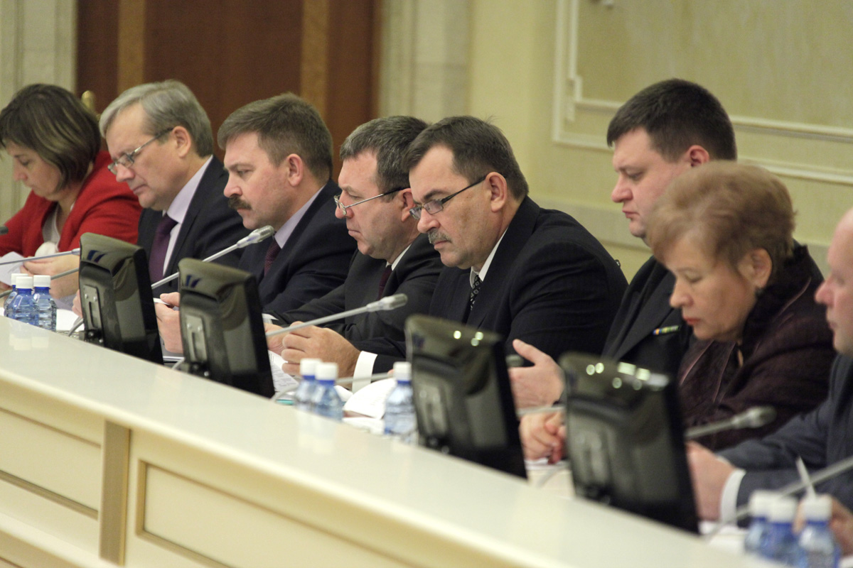 Евгений Куйвашев требует от торгового бизнеса адекватные налоги в бюджет - Фото 2