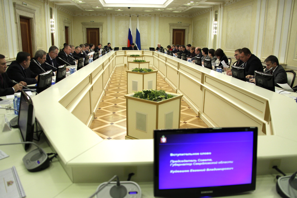Евгений Куйвашев требует от торгового бизнеса адекватные налоги в бюджет - Фото 3