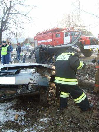 В Невьянске, въехав в столб, погиб водитель «десятки» - Фото 3