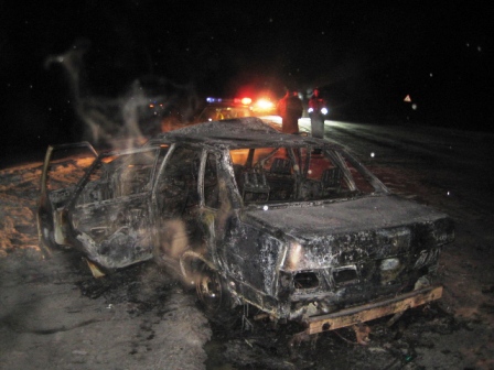 На трассе Белоярский—Асбест столкнулись две легковушки. Одна из машин загорелась - Фото 2