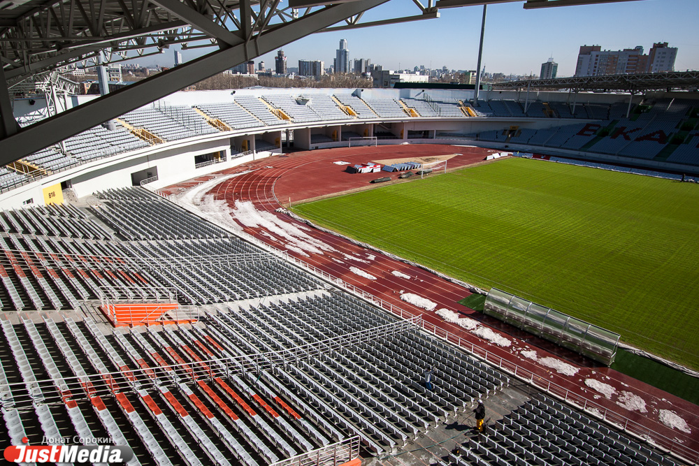 Центральный стадион выходит из спячки и готовится к первому в этом году футбольному матчу - Фото 5