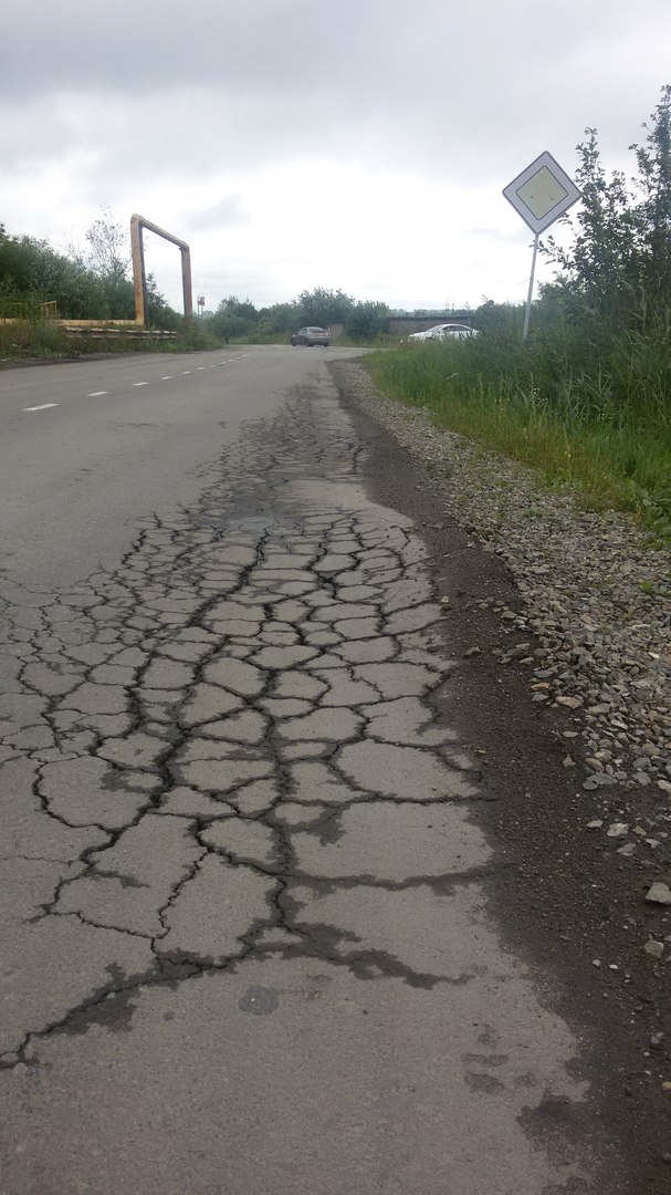 Активист из Ирбита пожаловался в прокуратуру на бракованный ремонт дорог: «Из года в год появляются новые провалы». ВИДЕО - Фото 3