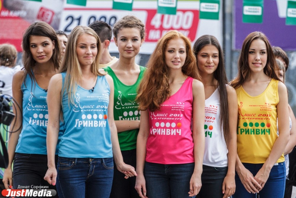Рекламные баннеры призывают, а претендентки на «Мисс Екатеринбург» удивляют красотой - Фото 4