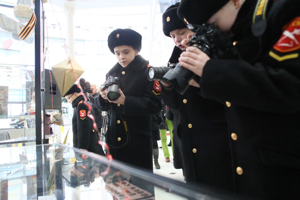В Екатеринбурге открылась выставка военных раритетов - Фото 5