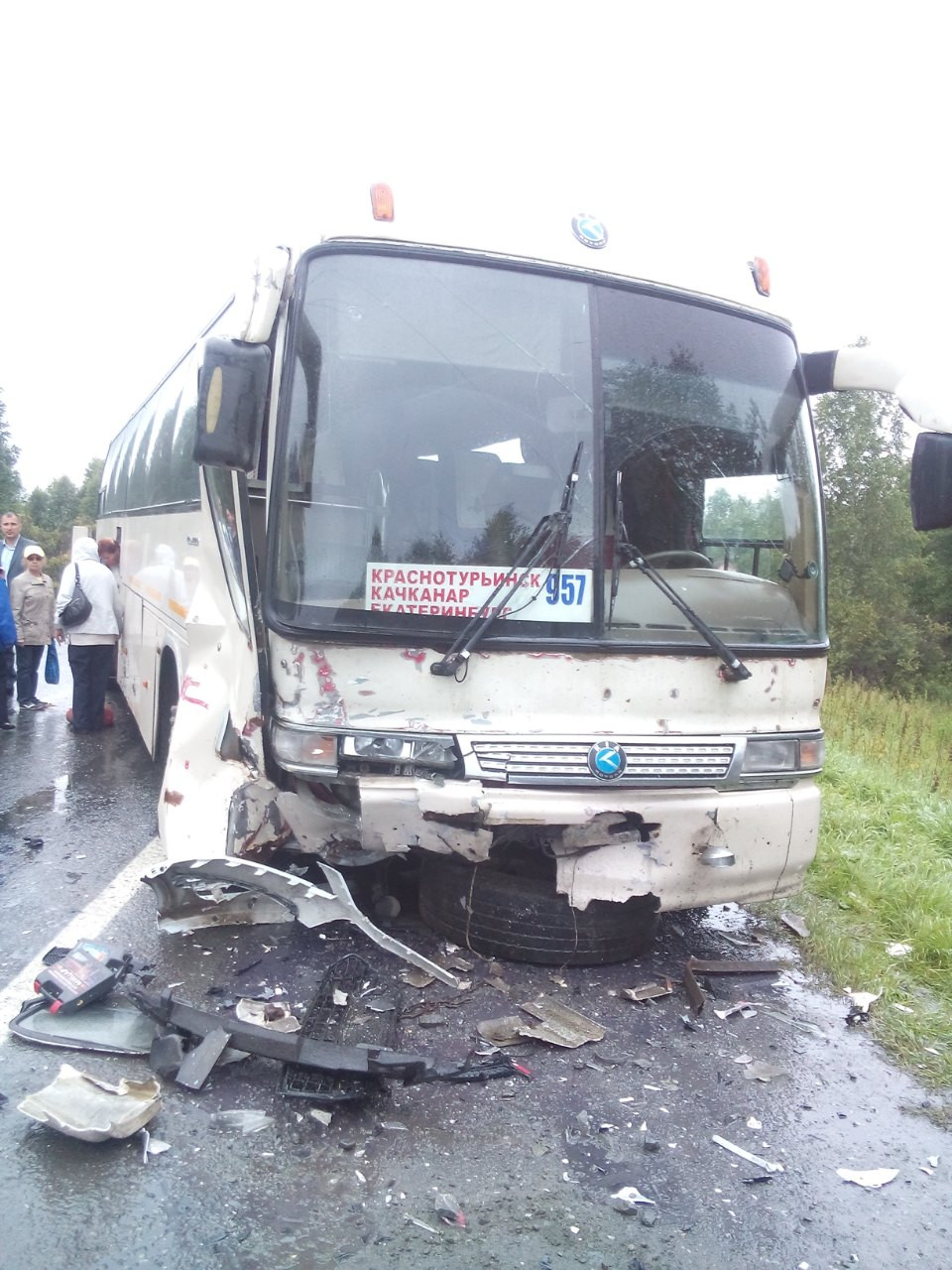 В Свердловской области на трассе автобус с пассажирами попал в ДТП. Есть пострадавшие. ФОТО - Фото 4
