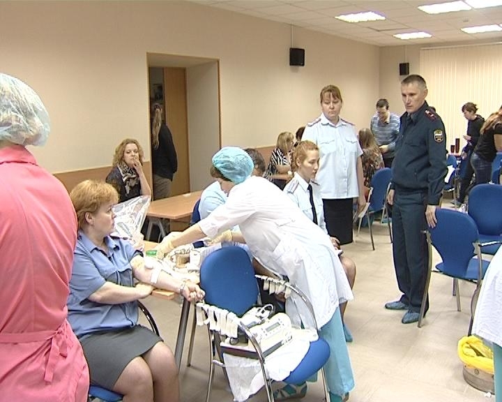 Свердловские полицейские сдали более 130 литров крови для больниц - Фото 3