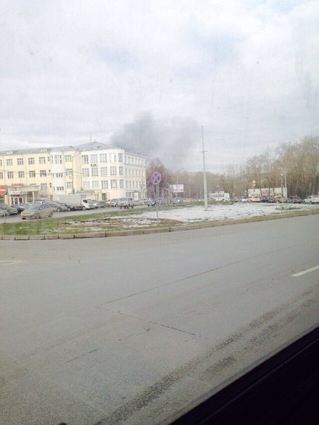 В Екатеринбурге горит бывший госпиталь Верх-Исетского завода - Фото 2