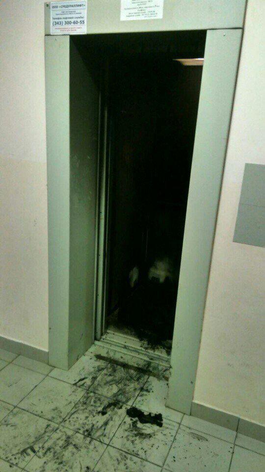 В Екатеринбурге ночью в четырех домах полыхали лифты. ФОТО - Фото 2