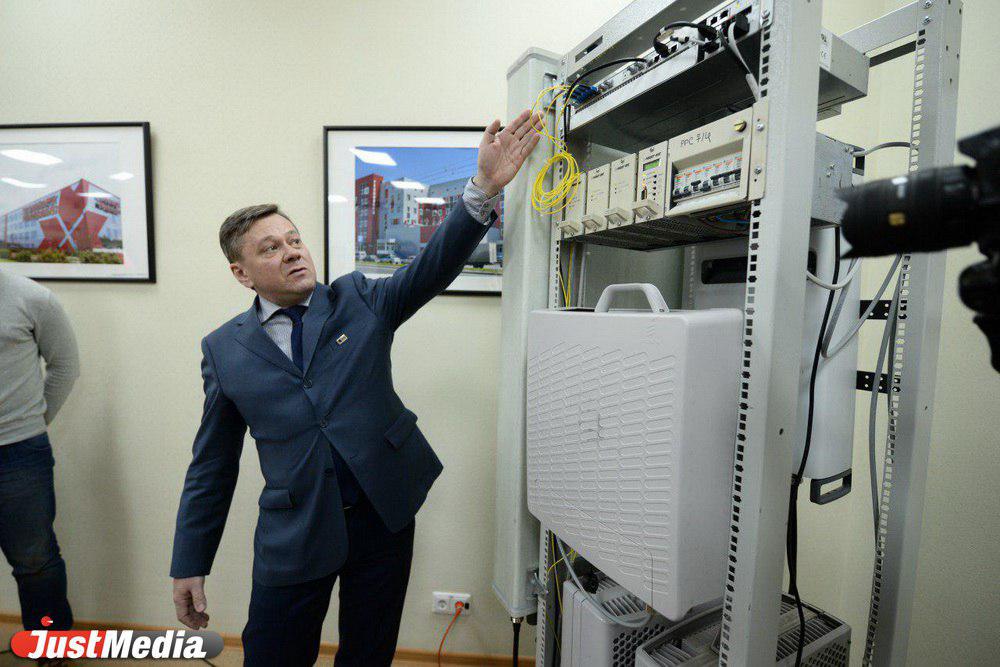 Четыре с половиной. В Екатеринбурге появилась сеть связи нового поколения сo скоростями до 700 Мбит/c. - Фото 4