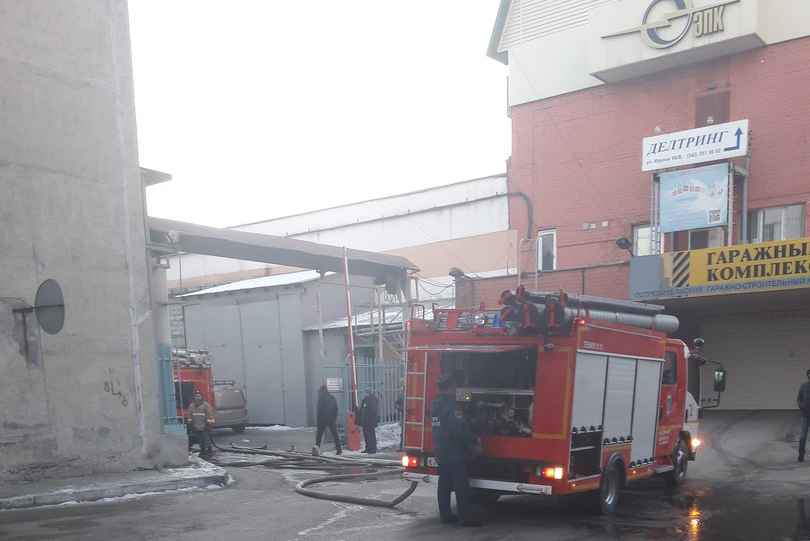 Пожарные Екатеринбурга устранили возгорание «Минимарта» на улице Фрунзе - Фото 4