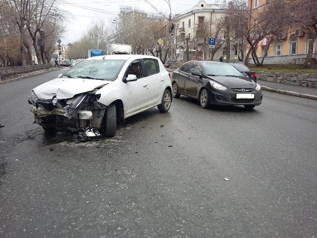 В Свердловской области неопытные водители устроили два серьезных ДТП. ФОТО - Фото 2