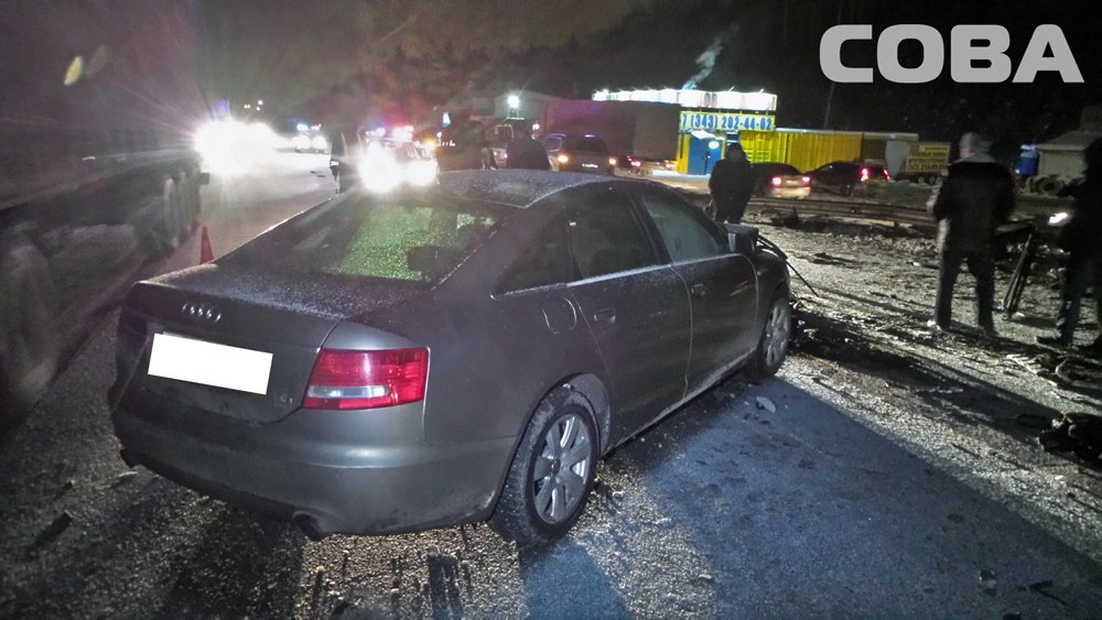 На ЕКАДе водитель Audi убил двух человек, выехав на встречку. ФОТО - Фото 2
