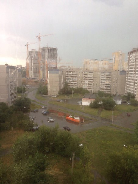 «Дождь стеной, град и молнии»: Свердловскую область накрыла гроза  - Фото 6